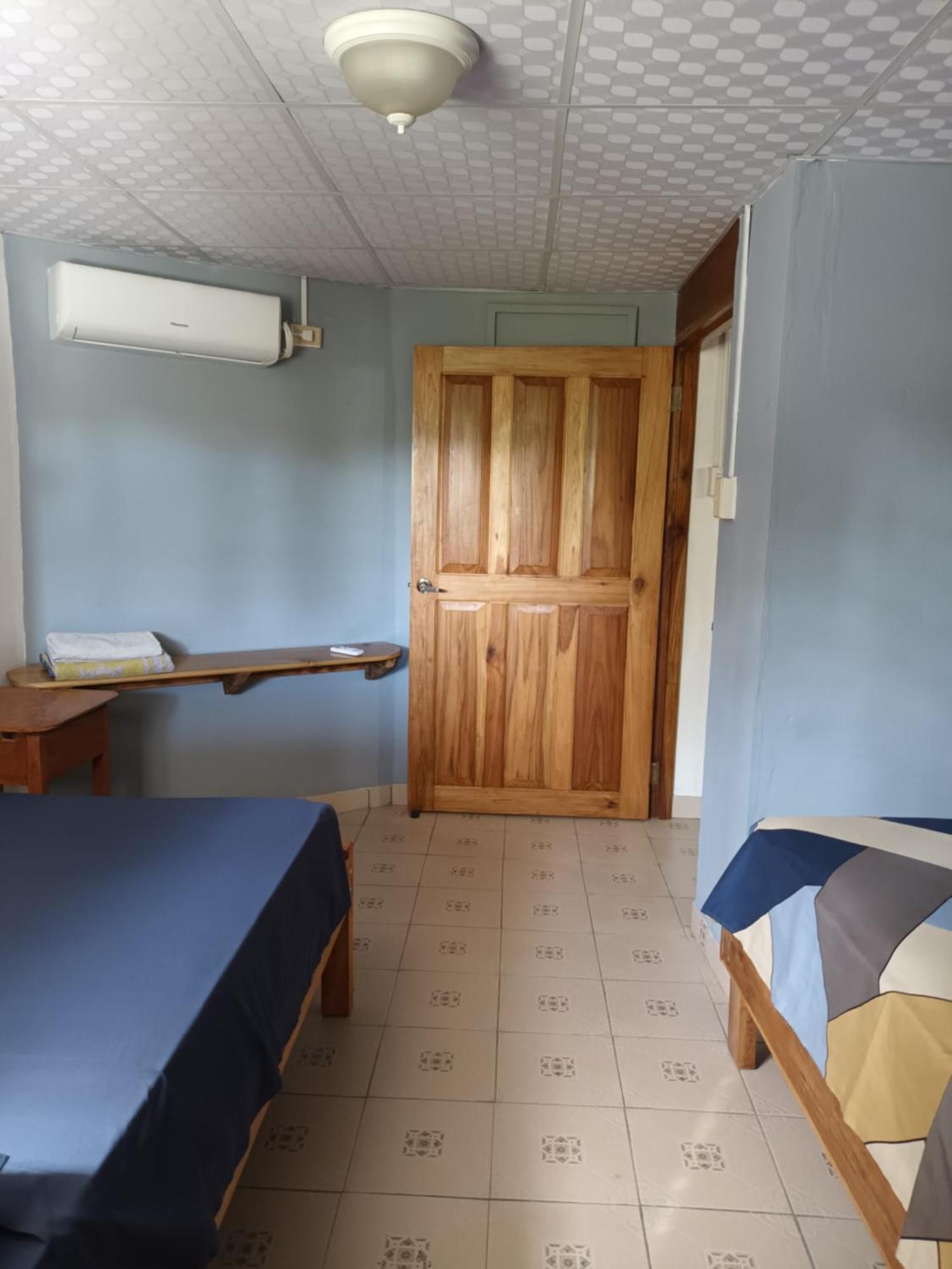 Gia'S Garage & Home For Bocas Travelers Almirante Екстер'єр фото